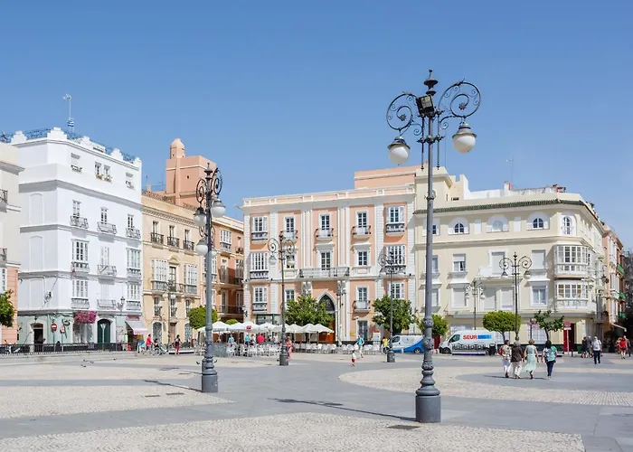 Con Patio En Centro Cádiz